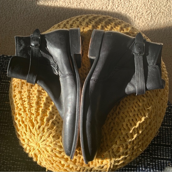 Johnston & Murphy Ankle Boot 27-1801 Side Zipper W/ Belt & Buckle  Size 11 M - Picture 4 of 7